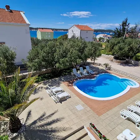 Gorgeous In Rab With Swimming Pool