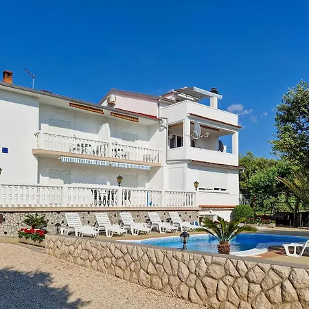 Apartament Gorgeous In Rab With Swimming Pool *