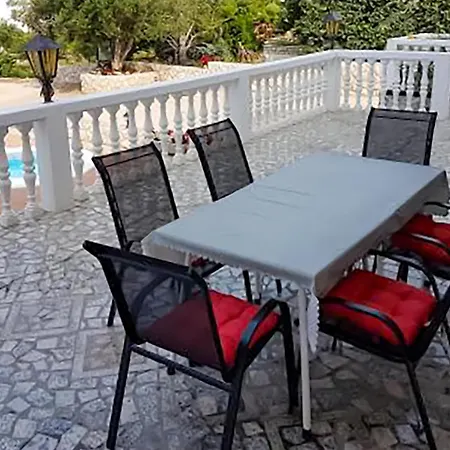 Gorgeous In Rab With Swimming Pool Apartament *