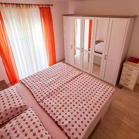 Appartement Amazing In Rab With Wifi *