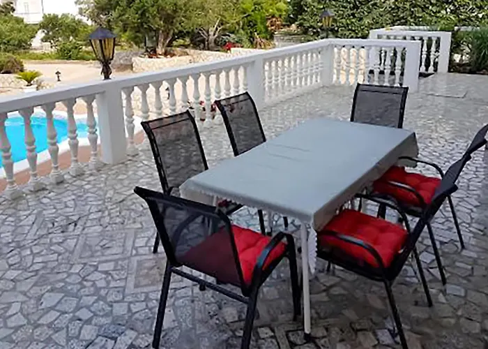 Gorgeous In Rab With Swimming Pool Apartament *